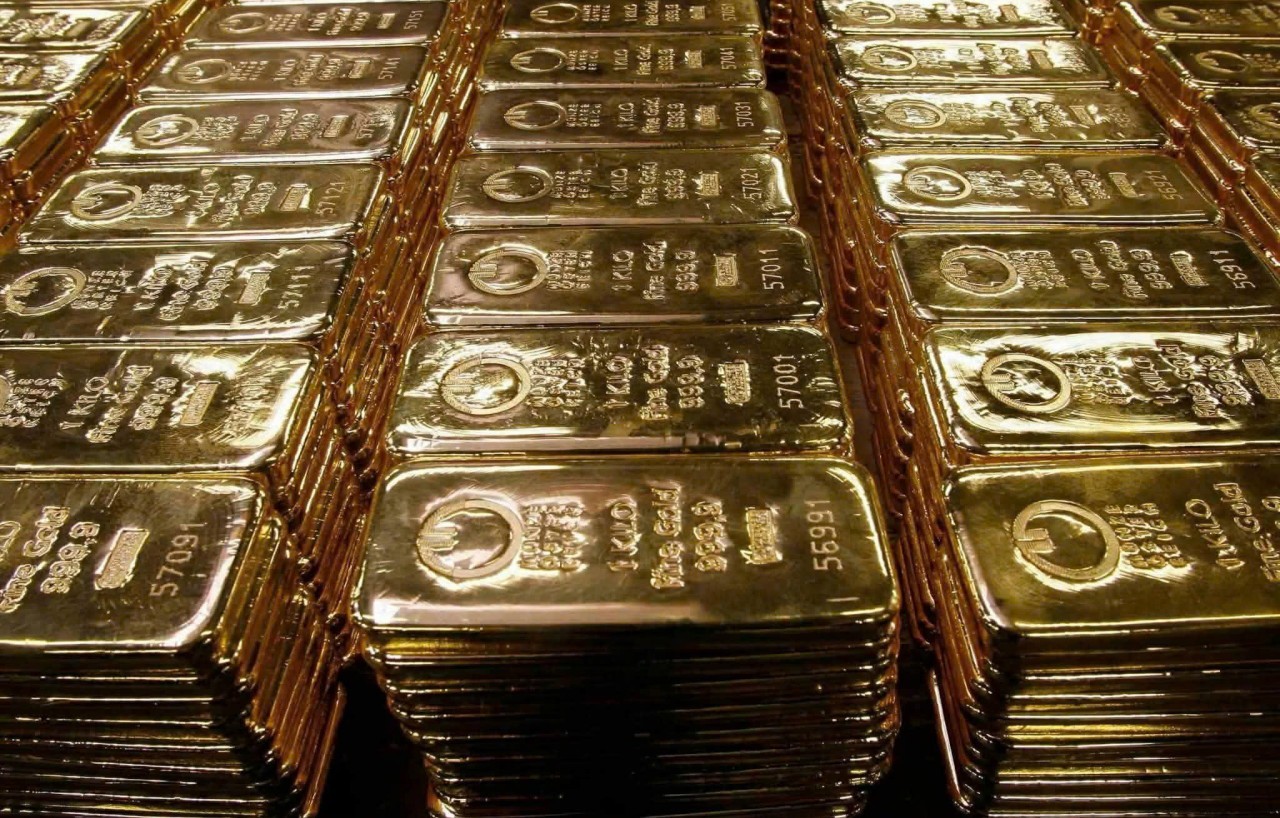 Giá vàng và bạc biến động mạnh khi chỉ số chứng khoán đạt mức cao kỷ lục