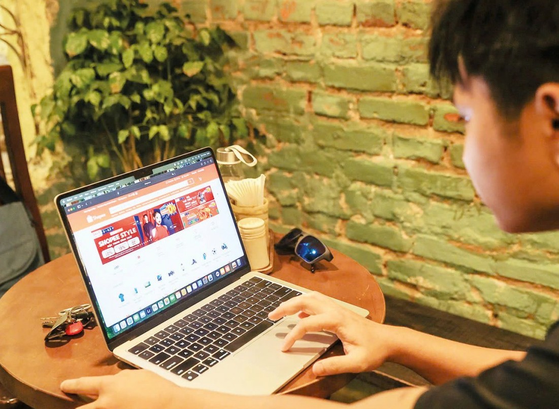 Thu hẹp khoảng trống tuân thủ pháp luật thuế thương mại điện tử