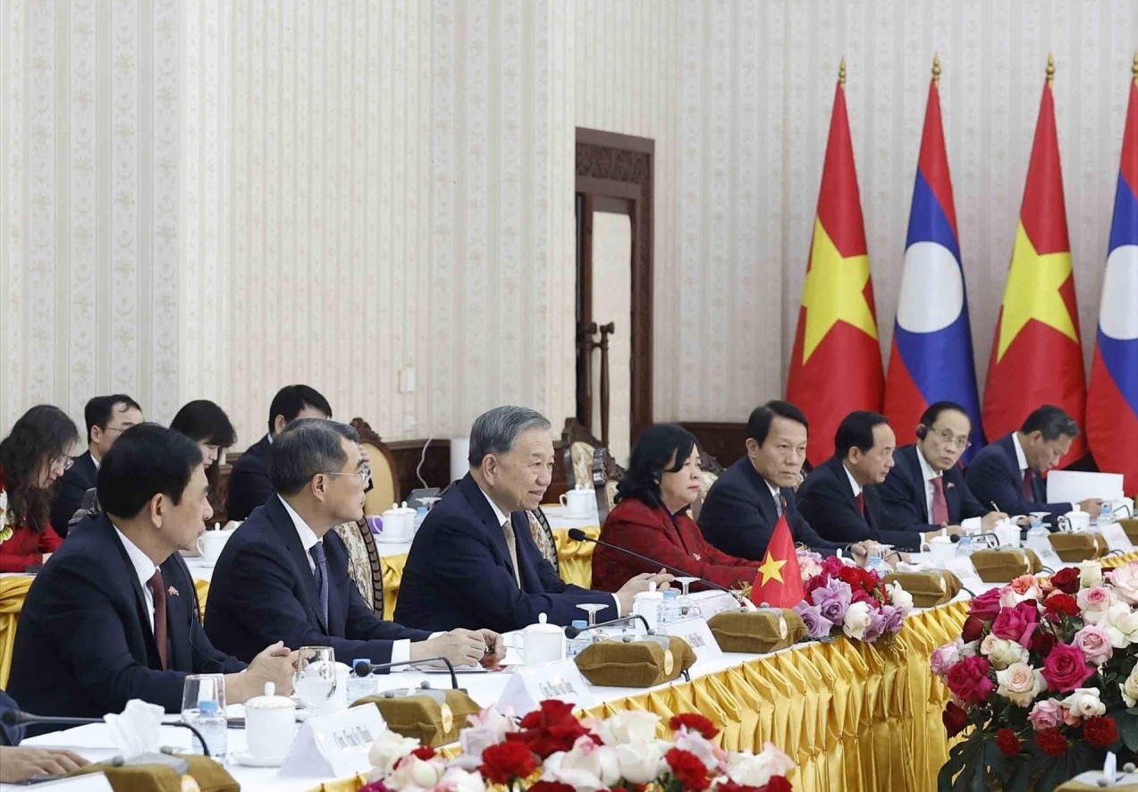 Việt Nam luôn coi trọng và dành ưu tiên hàng đầu cho mối quan hệ đặc biệt với Lào