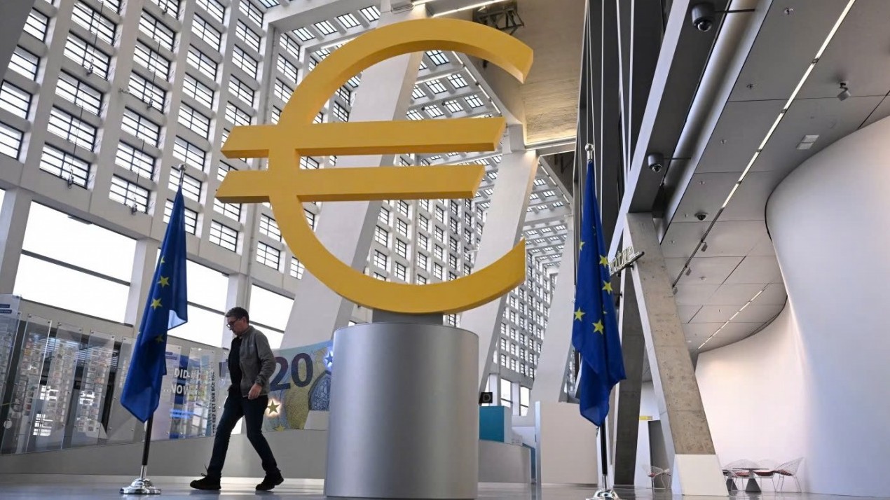BoE và ECB giữ nguyên lãi suất, để ngỏ chính sách trong tương lai