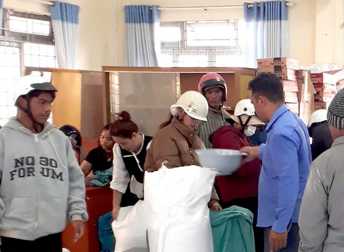 nganh du tru nha nuoc khan truong xuat cap gao ho tro nguoi dan don tet