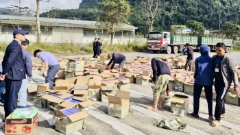 Buôn lậu dịp Tết ngày càng tinh vi, Hải quan siết chặt kiểm soát từ sớm, từ xa