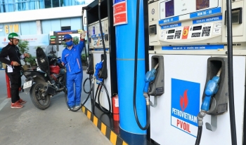 Từ 15h chiều 20/2, giá xăng giảm đến 200 đồng/lít