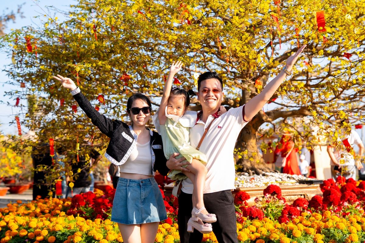 Đón Tết kiểu mới: Du xuân kết hợp xem đất, Cần Giờ tấp nập giao dịch đầu năm Đón Tết kiểu mới: Du xuân kết hợp xem đất, Cần Giờ tấp nập giao dịch đầu năm