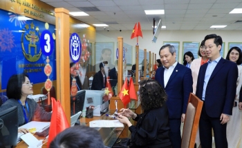 Giải quyết thủ tục hành chính kịp thời, tận tâm phục vụ nhân dân ngay từ những ngày đầu xuân