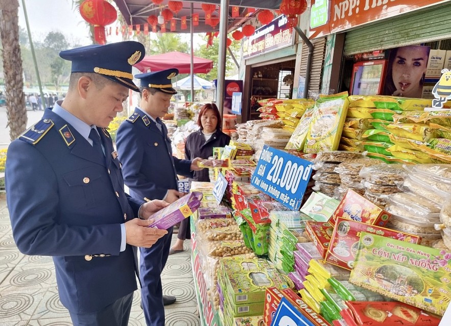 Mùa lễ hội 2026: Siết kiểm tra thị trường, ngăn “chặt chém”, gian lận thương mại, hàng giả