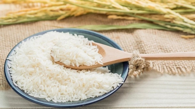 Ngày 26/2: Giá lúa gạo tại Đồng bằng sông Cửu Long bình ổn