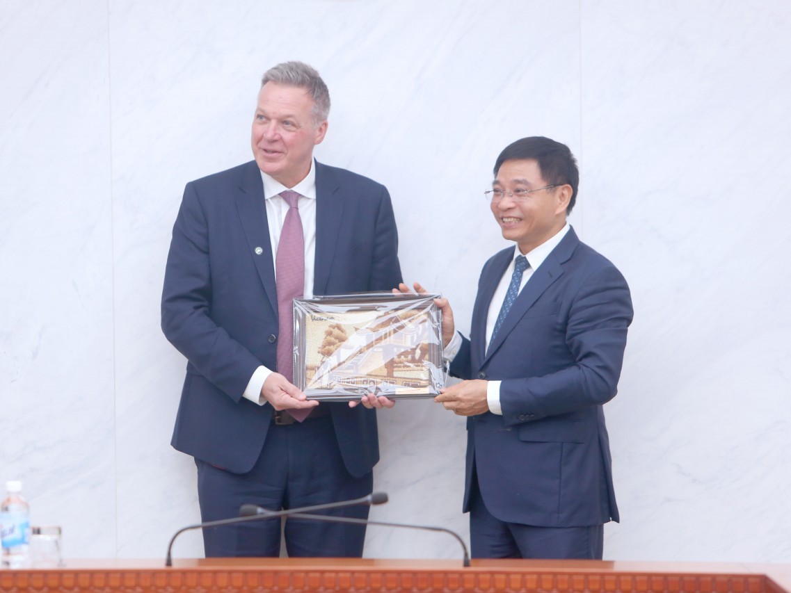 bo truong nguyen van thang tiep chu tich moodys ratings michael west