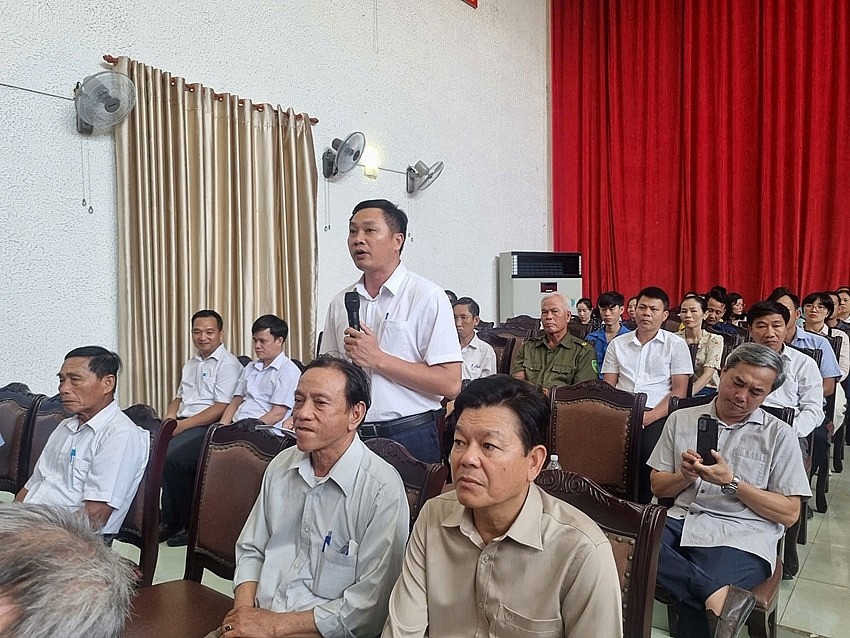 Đại biểu Quốc hội và Hội đồng nhân dân thành phố Huế tiếp xúc cử tri và trình bày Chương trình hành động Đại biểu Quốc hội và Hội đồng nhân dân thành phố Huế tiếp xúc cử tri và trình bày Chương trình hành động