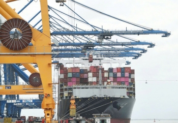 Xung đột Trung Đông: Xuất khẩu đối mặt thách thức trước "cú sốc" năng lượng và logistics