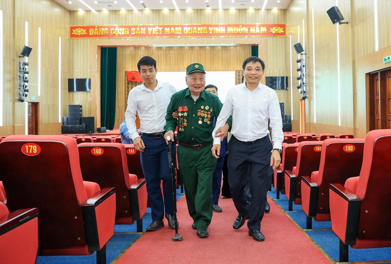 Tiếp tục nỗ lực, đồng hành cùng sự phát triển của đảng bộ, chính quyền và nhân dân Điện Biên