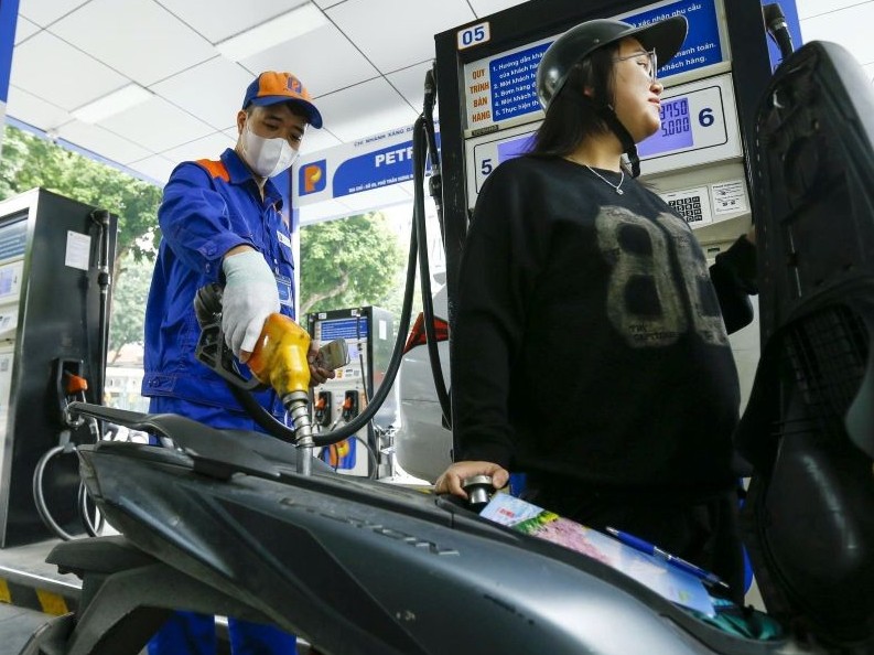 Giá xăng, dầu đồng loạt tăng từ 15h ngày 7/3