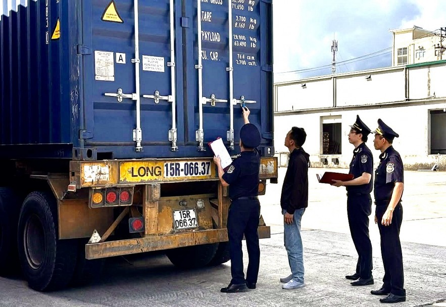 undefined Hải quan phát hiện 3.635 vụ buôn lậu, gian lận thương mại trong 2 tháng cao điểm