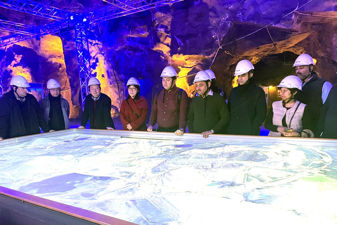 Học tập kinh nghiệm quốc tế về huy động nguồn lực tài chính xanh cho giảm phát thải carbon trong công nghiệp