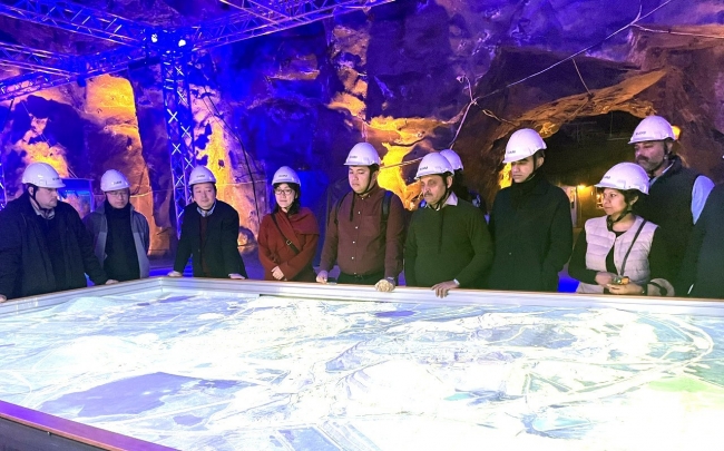 Khảo sát kinh nghiệm quốc tế về huy động nguồn lực tài chính xanh cho giảm phát thải carbon trong công nghiệp