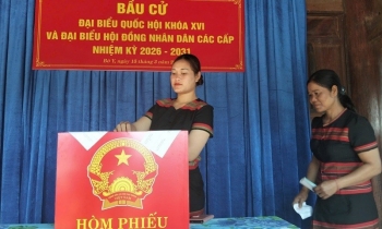 Cử tri vùng biên giới và đặc khu ở Quảng Ngãi hân hoan tham gia ngày hội bầu cử