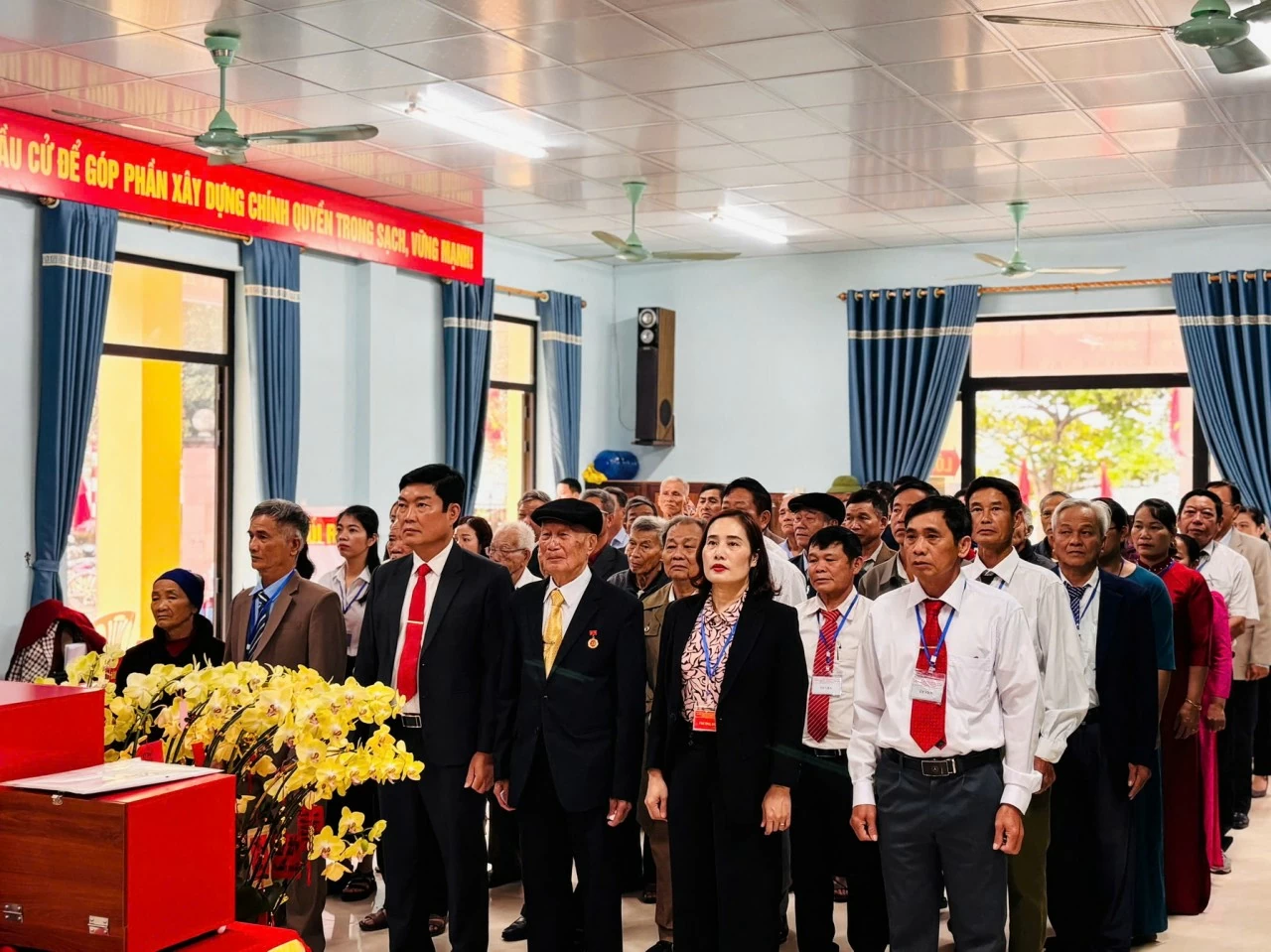 Lễ khai mạc bầu cử được tổ chức trang trọng, đúng thời gian quy định trên toàn địa bàn tỉnh Quảng Trị trong sáng 15/3. Ảnh: Nhân Tân