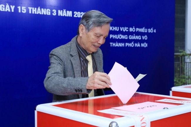 Hà Nội: Hơn 70% cử tri đi bầu cử trước 11h30, nhiều khu vực đạt 100%