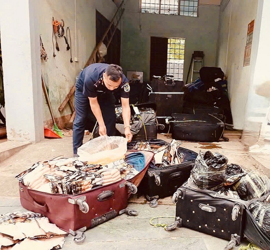 Hải quan liên tiếp chặn hơn 1,8 tấn thực phẩm đông lạnh nhập lậu tại biên giới phía Bắc