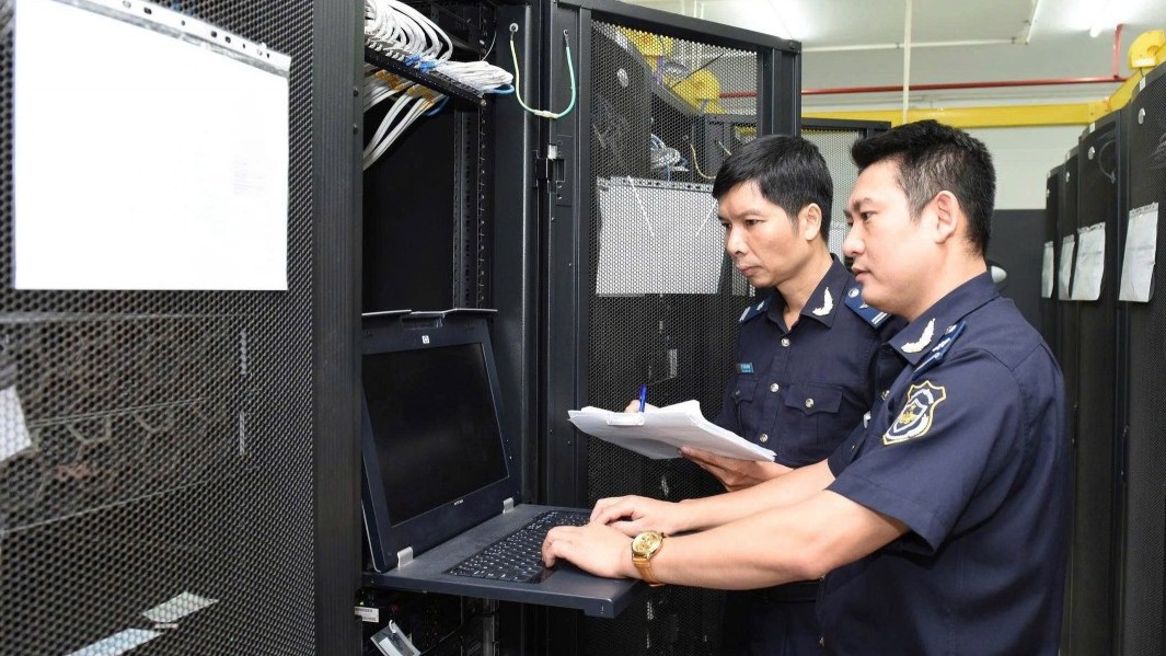 Hải quan thực hiện đấu nối, chuyển đổi cáp dữ liệu, nâng cao khả năng vận hành