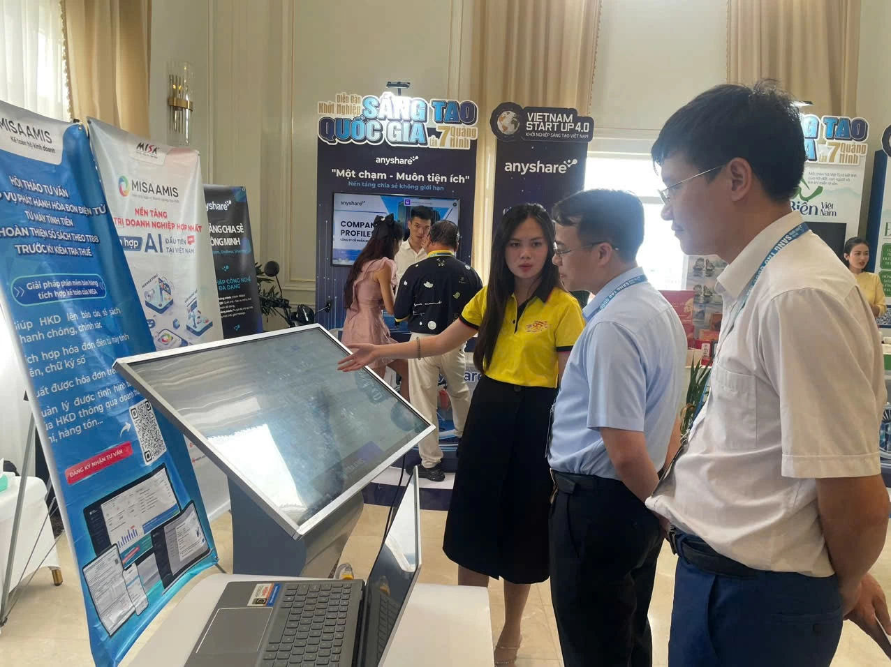 Quảng Ninh tăng tốc kinh tế số, mở rộng không gian phát triển Quảng Ninh tăng tốc kinh tế số, mở rộng không gian phát triển