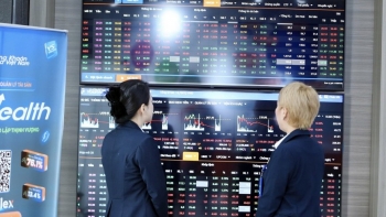 Nâng chất thị trường chứng khoán từ cải cách đồng bộ