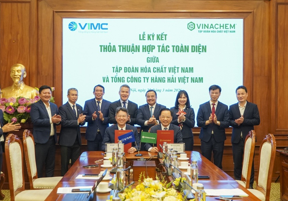 Vinachem và Tổng công ty Hàng hải Việt Nam ký kết thỏa thuận hợp tác toàn diện