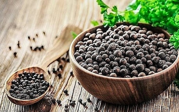 Ngày 30/3: Giá tiêu vượt mốc 140.000 đồng/kg, cà phê ổn định trở lại