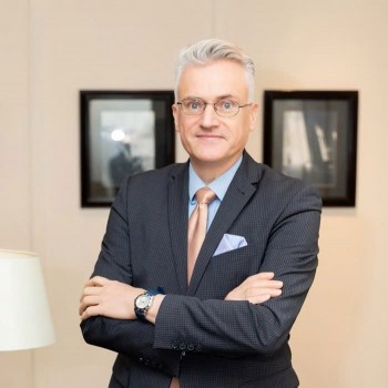 Việt Nam có thể vươn lên như thế nào trong bối cảnh biến động toàn cầu?