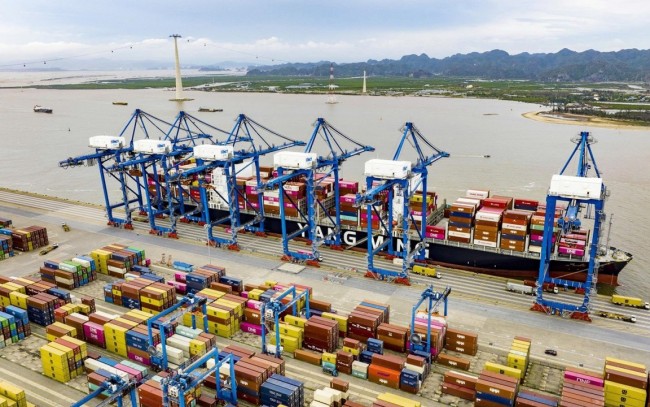 Miễn nhiều khoản phí giao thông vận tải hỗ trợ doanh nghiệp, thúc đẩy tăng trưởng