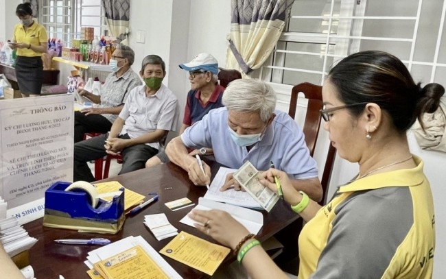 Đề xuất nâng mức trợ cấp xã hội và trợ cấp hưu trí xã hội lên 600.000 đồng/tháng