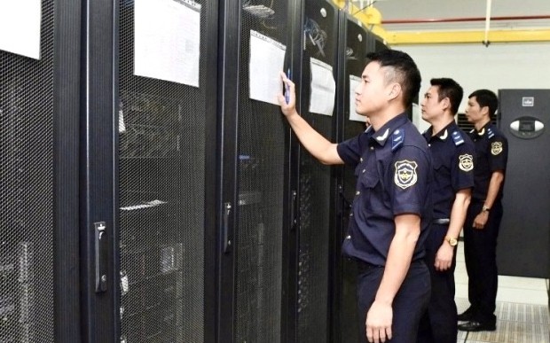 huong dan doanh nghiep lam thu tuc hai quan khi he thong thong quan tam dung de bao tri