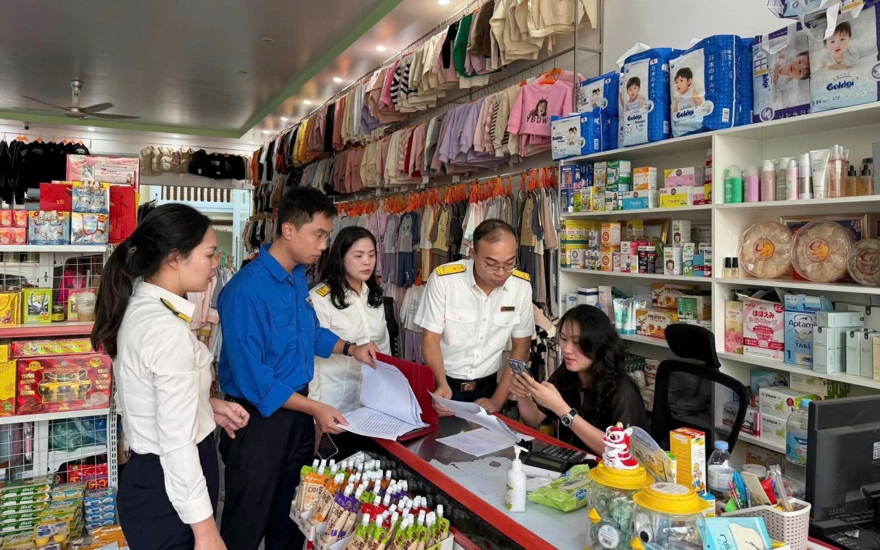 bai cuoi kho dao chieu xu huong thanh toan khong dung tien mat