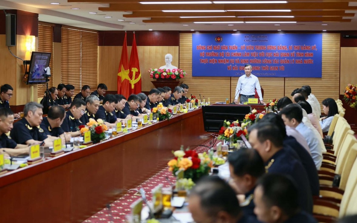 bo truong ngo van tuan nganh hai quan can tap trung hoan thien the che trien khai hieu qua hai quan so hai quan thong minh