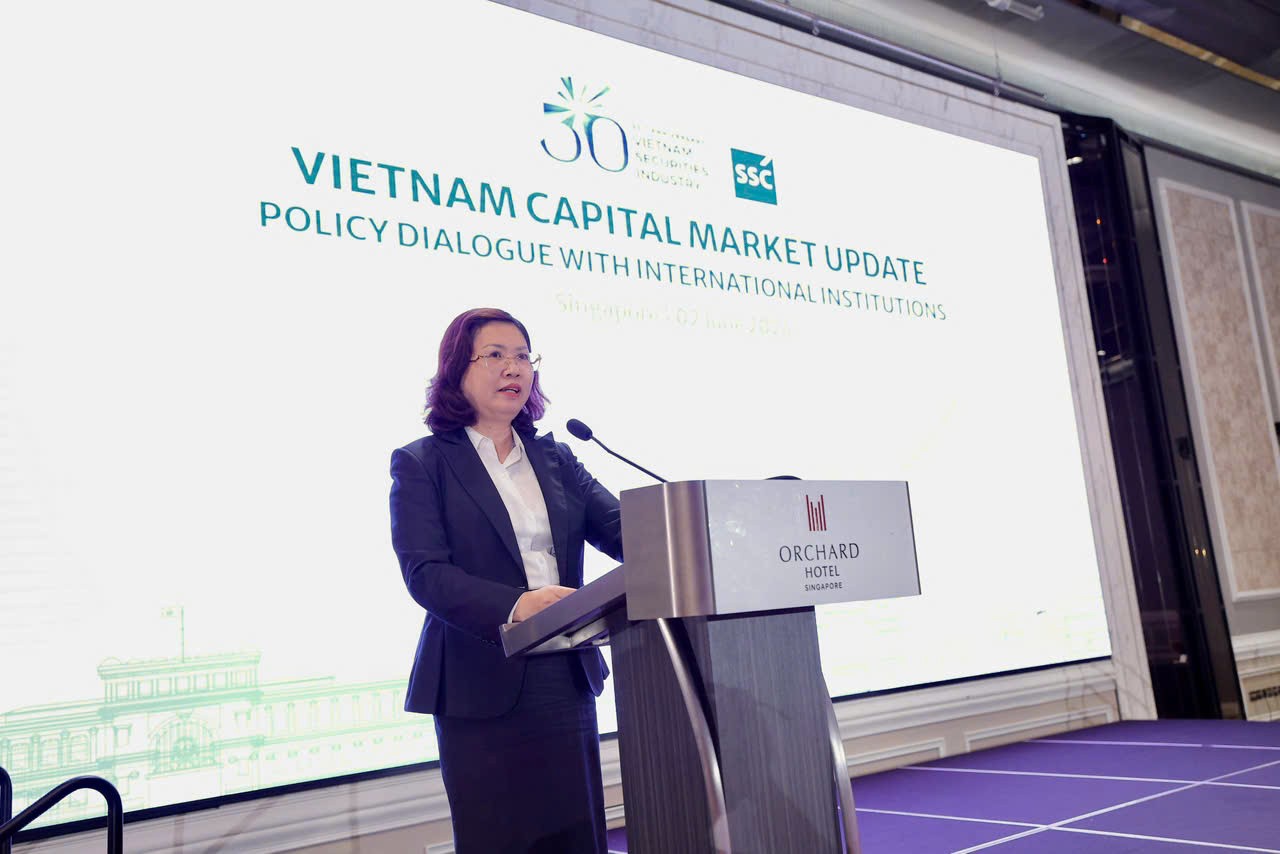 Tiếp tục hoàn thiện thể chế, nâng cao độ mở của thị trường vốn Tiếp tục hoàn thiện thể chế, nâng cao độ mở của thị trường vốn