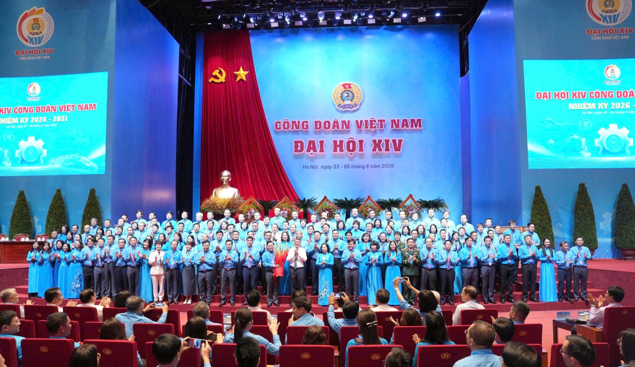 Ra mắt Ban Chấp hành và Ban Thường vụ Tổng Liên đoàn Lao động Việt Nam khóa XIV