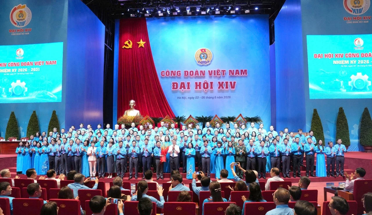 Ra mắt Ban Chấp hành và Ban Thường vụ Tổng Liên đoàn Lao động Việt Nam khóa XIV