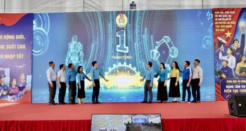 Nâng cao năng suất lao động gắn với cải thiện thu nhập