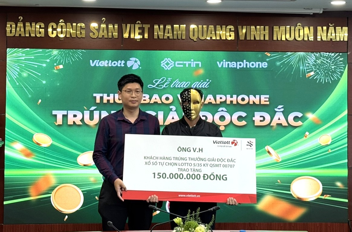 Người đàn ông tại Quảng Trị trúng độc đắc xổ số quay nhanh Lotto 5/35 gần 9,99 tỷ đồng nhờ chọn số theo giấc mơ