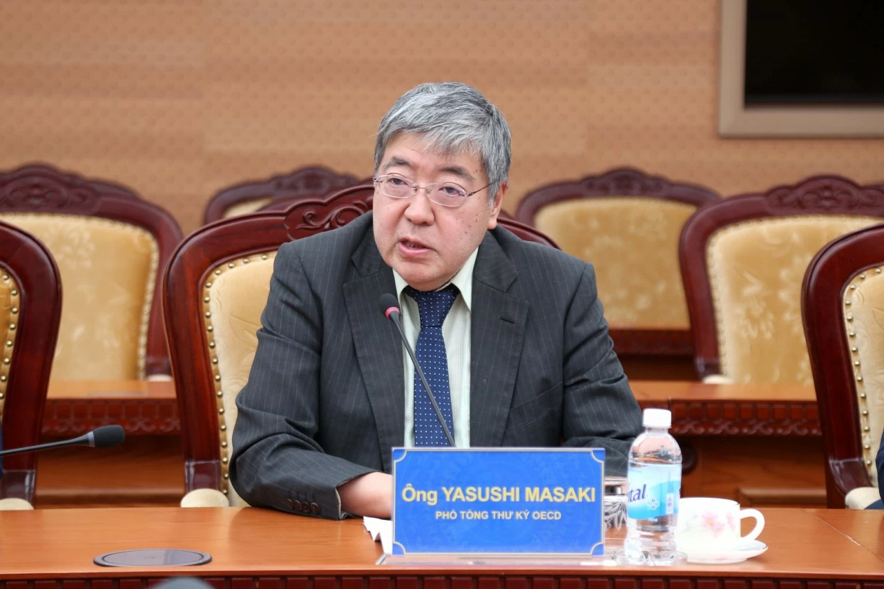 Bộ trưởng Ngô Văn Tuấn tiếp Phó Tổng thư ký OECD Yasushi Masaki Bộ trưởng Ngô Văn Tuấn tiếp Phó Tổng thư ký OECD Yasushi Masaki