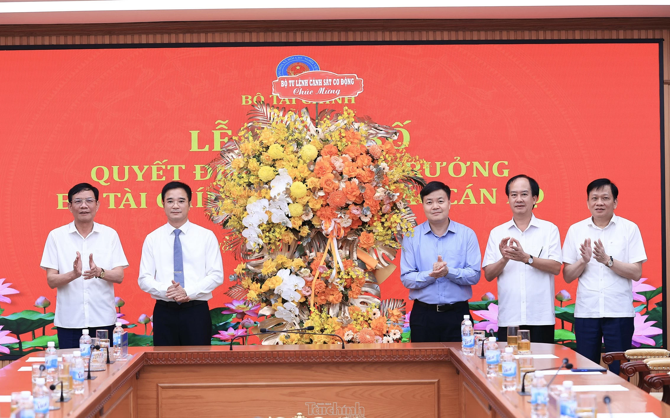 Bộ Tài chính bổ nhiệm Đại tá Vũ Cao Sơn giữ chức Chánh Văn phòng Bộ Bộ Tài chính bổ nhiệm Đại tá Vũ Cao Sơn giữ chức Chánh Văn phòng Bộ