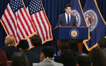 Fed giữ nguyên lãi suất 3,5% - 3,75% lần thứ 5 liên tiếp, ba phiếu phản đối phát tín hiệu "diều hâu"