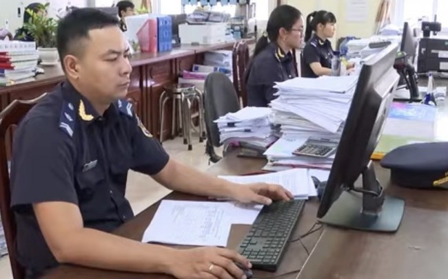 doanh nghiep xuat nhap khau phai khai ma nhan dien hang hoa luong dung