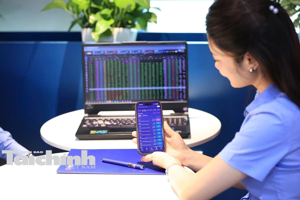 chung khoan ngay 12 8 vn index tang tien sat moc 1 800 diem dong tien van than trong