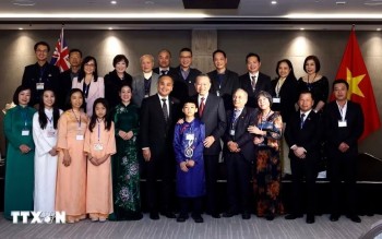 Tổng Bí thư, Chủ tịch nước Tô Lâm gặp gỡ cán bộ, nhân viên Đại sứ quán Việt Nam tại New Zealand