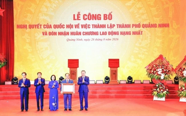 cong bo nghi quyet thanh lap thanh pho quang ninh