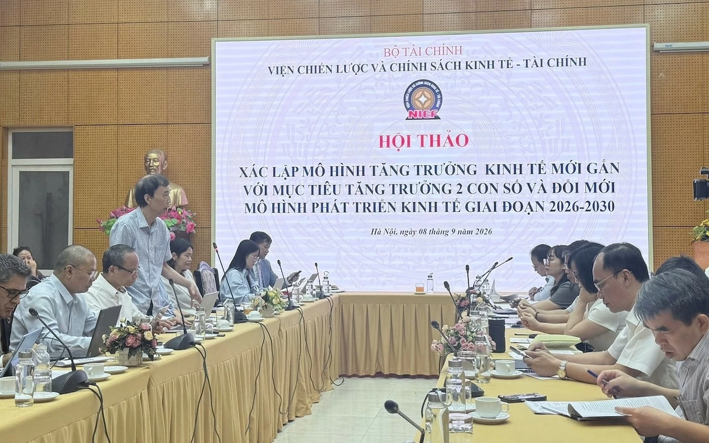 xac lap 5 tru cot cho mo hinh tang truong moi