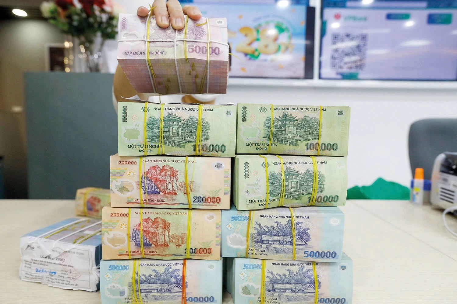 Chi phí vốn ngân hàng ngày càng đắt đỏ, khó quay lại vùng thấp Chi phí vốn ngân hàng ngày càng đắt đỏ, khó quay lại vùng thấp