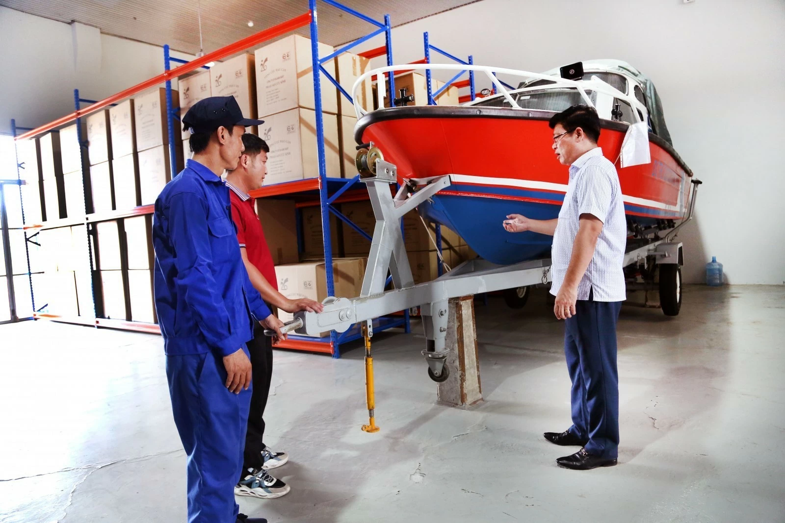 Cục Dự trữ Nhà nước xuất cấp nhiều thiết bị, vật tư cho 4 tỉnh để phòng, chống thiên tai và tìm kiếm cứu nạn