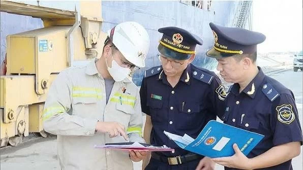 Lấy ý kiến doanh nghiệp để hoàn thiện các văn bản hướng dẫn thi hành Luật Hải quan Lấy ý kiến doanh nghiệp để hoàn thiện các văn bản hướng dẫn thi hành Luật Hải quan